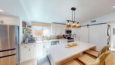 645 Seal St in Costa Mesa, CA - Building Photo - Building Photo