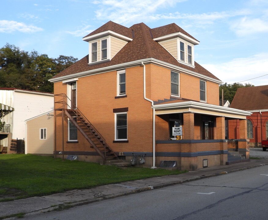 241 2nd St, Unit 2 in Fayette City, PA - Building Photo