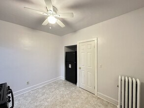 415 E 80th St in Chicago, IL - Building Photo - Building Photo