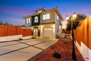 10347 Hillhaven Ave in Los Angeles, CA - Building Photo