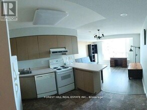 750 Bay St. in Toronto, ON - Building Photo - Building Photo