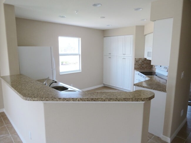 27420 Palmesta Cir, Unit #12 in Bonita Springs, FL - Building Photo - Building Photo