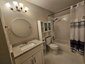 19403 Youngtree Cir in Houston, TX - Foto de edificio - Building Photo