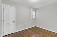 2882 W Baltimore St photo'