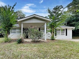 1839 Waldrep Cir SE in Marietta, GA - Building Photo