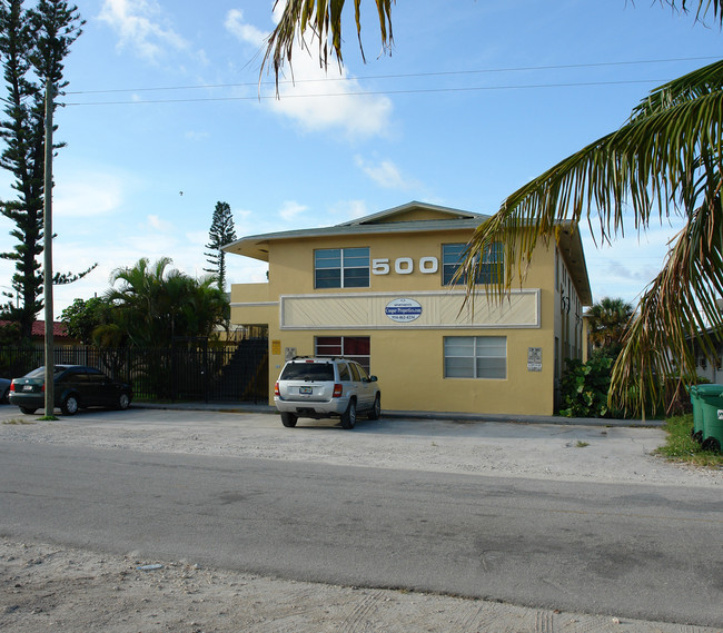 500 SE 22nd St in Fort Lauderdale, FL - Foto de edificio - Building Photo