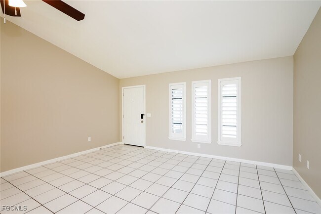 1511 SE 33rd St in Cape Coral, FL - Foto de edificio - Building Photo
