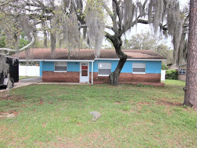 property at 1950 W Lake Brantley Rd