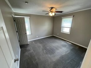 5201 N Indiana Ave in Kansas City, MO - Building Photo - Building Photo