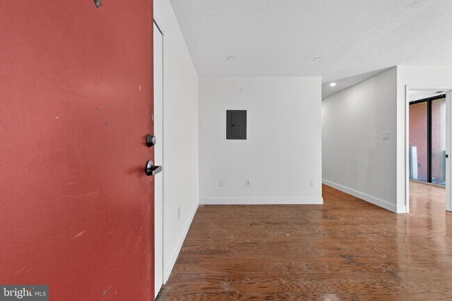 16 S Van Dorn St in Alexandria, VA - Building Photo - Building Photo