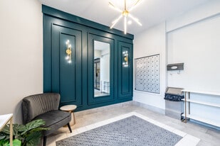 4560 Sainte-Catherine in Montréal, QC - Building Photo