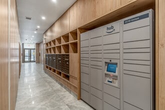 Urbn Edge in Flushing, NY - Foto de edificio - Lobby