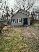 16 Winslow Ave in Northampton, MA - Building Photo