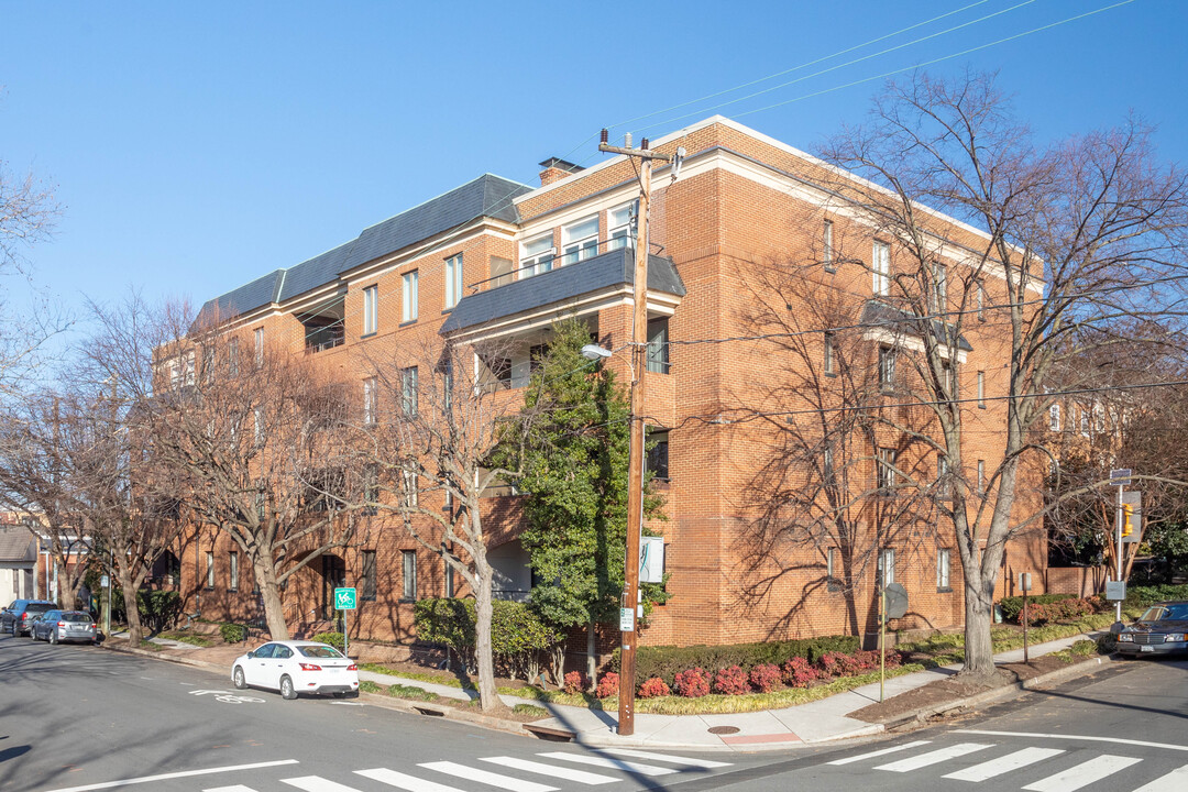 Tannery House in Alexandria, VA - Foto de edificio