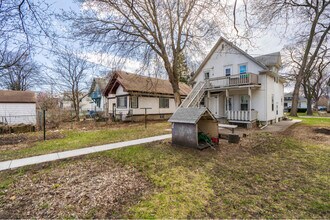 3347 S 31st Ave in Minneapolis, MN - Building Photo - Building Photo