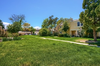 13204 E Linvale Pl in Aurora, CO - Building Photo - Building Photo