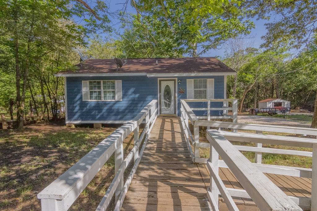 285 Debbies Blvd in Livingston, TX - Building Photo