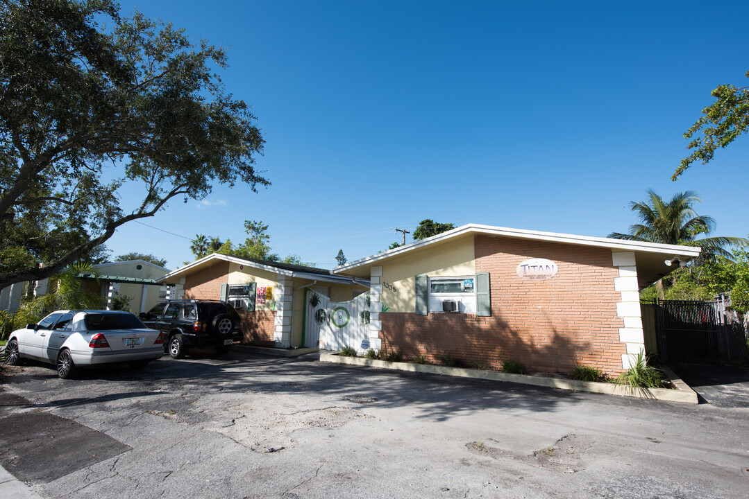 1033-1035 N Andrews Ave in Fort Lauderdale, FL - Building Photo