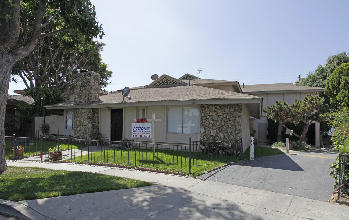 17052 Carlann Cir in Tustin, CA - Foto de edificio