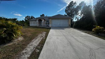 2811 40th St SW in Lehigh Acres, FL - Building Photo