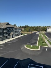 Elm Creek Commons in Maple Grove, MN - Foto de edificio - Building Photo