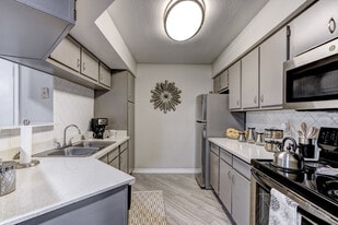 Stonecreek Apartments in Katy, TX - Building Photo