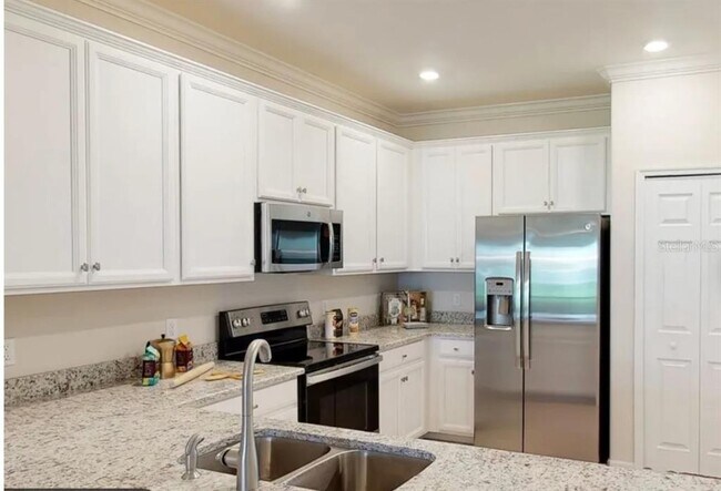 8883 St Kitts Cir in Englewood, FL - Building Photo - Building Photo