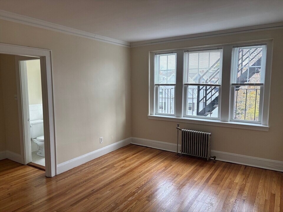 50 Broadway in Beverly, MA - Foto de edificio