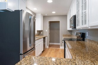 23965 Mayville Dr in Hayward, CA - Building Photo - Building Photo