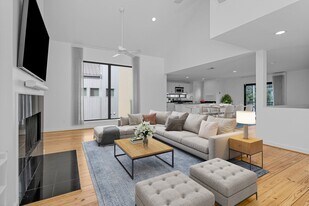 5105 Lillian St in Houston, TX - Building Photo