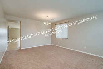 8983 S Mystic Meadow Rd in Tucson, AZ - Building Photo - Building Photo
