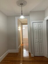 91 Walnut St, Unit Unit 1 in Brookline, MA - Building Photo - Building Photo