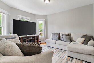 282 Boston Ave, Unit 2 in Medford, MA - Building Photo - Building Photo