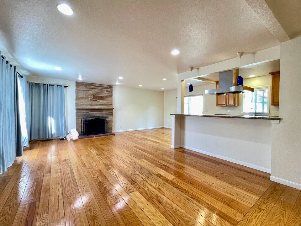 4844 Dunkirk Ave in Oakland, CA - Building Photo