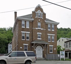 1789 Queen City Ave in Cincinnati, OH - Foto de edificio - Building Photo