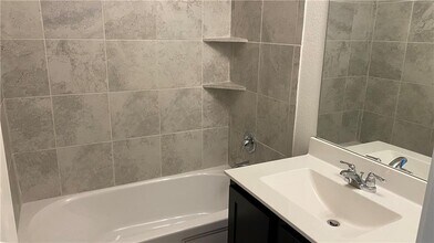 340 Escondido Cir in San Marcos, TX - Building Photo - Building Photo