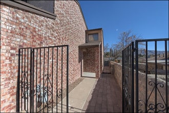 7011 Portugal Dr in El Paso, TX - Building Photo - Building Photo