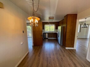 27 Whitman Ct in San Carlos, CA - Building Photo - Building Photo