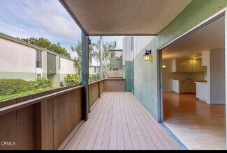 3700 Dean Dr, Unit 101 in Ventura, CA - Foto de edificio - Building Photo