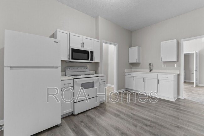 property at 2910 N Kenwood Ave