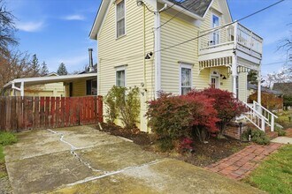 173 Helman St in Ashland, OR - Building Photo - Building Photo