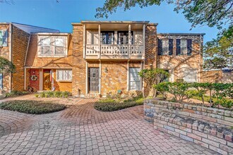 6448 Olympia Dr in Houston, TX - Building Photo - Building Photo