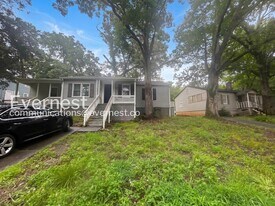 1268 Byewood Ln SW in Atlanta, GA - Building Photo
