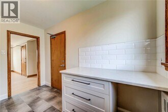 5 Heiman St in Kitchener, ON - Building Photo - Building Photo