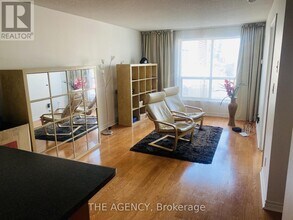 410 Queens Quay W in Toronto, ON - Building Photo - Building Photo