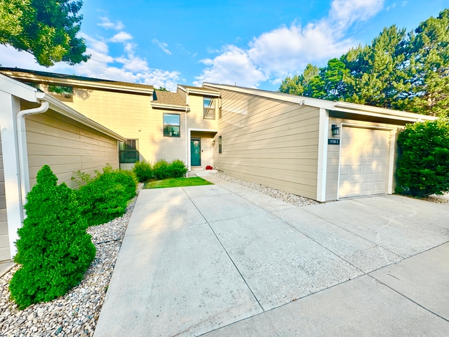property at 1738 Brookhaven Cir W
