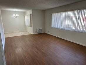 1009 N Hayworth Ave in West Hollywood, CA - Foto de edificio - Building Photo