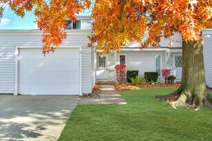 267 Deepwood Dr in Wadsworth, OH - Building Photo