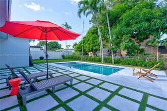 7528 Buccaneer Ave in North Bay Village, FL - Building Photo - Building Photo