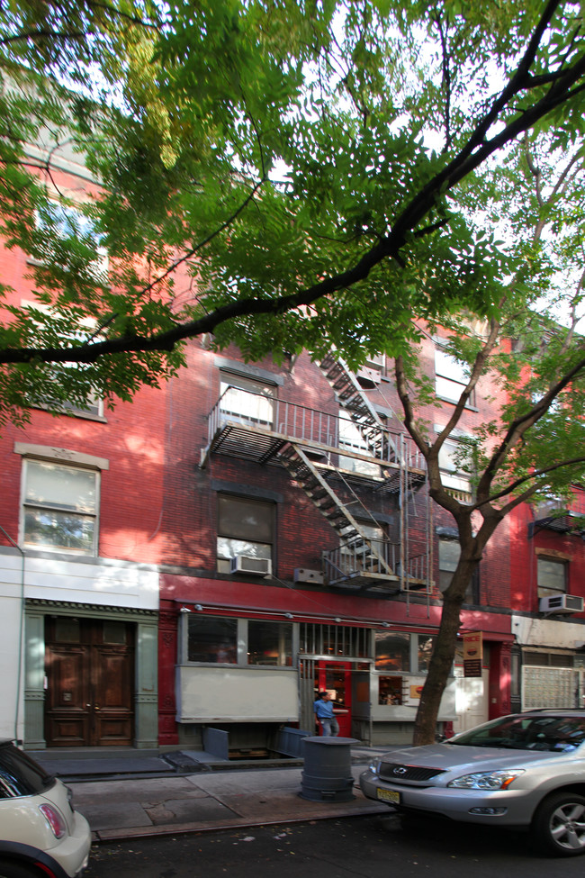 292 Elizabeth St in New York, NY - Building Photo - Building Photo